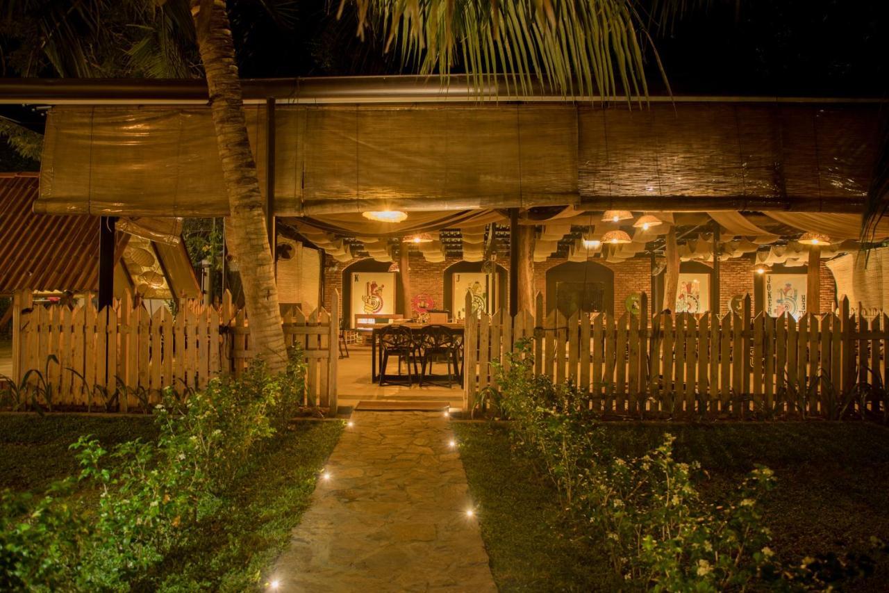 Tuk Tuk Boutique Hotel Negombo Exterior photo